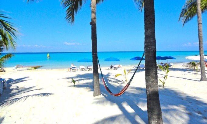 Centro - Supmza 001 Condo | Fresh and Clean Beachfront Ground Floor Condo #9 at Nautibeach