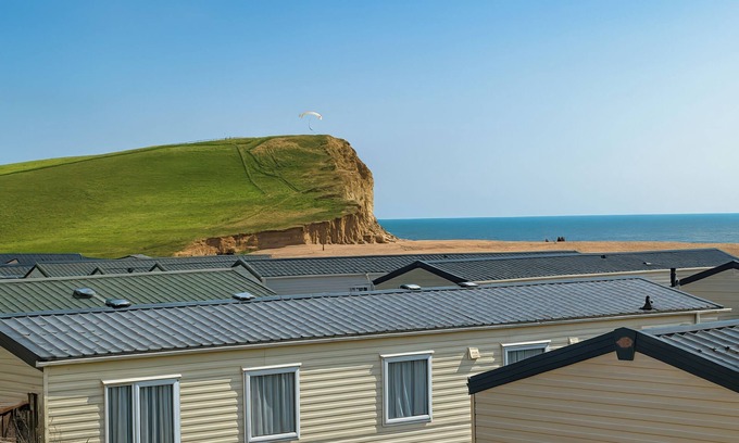 Bridport Cottage | FRESHWATER BEACH HOLIDAY PARK - HOLIDAY ACCOMMODATION 17116 in Bridport