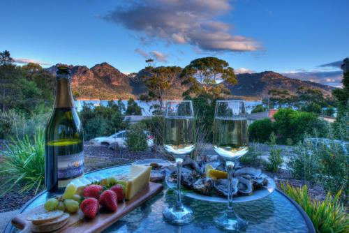 Coles Bay Apartment | Freycinet Stone Studio 4 - Granite
