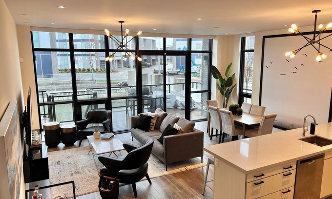 Innisfil House | Friday Harbour Luxury Resort, come enjoy luxury living at the harbour.