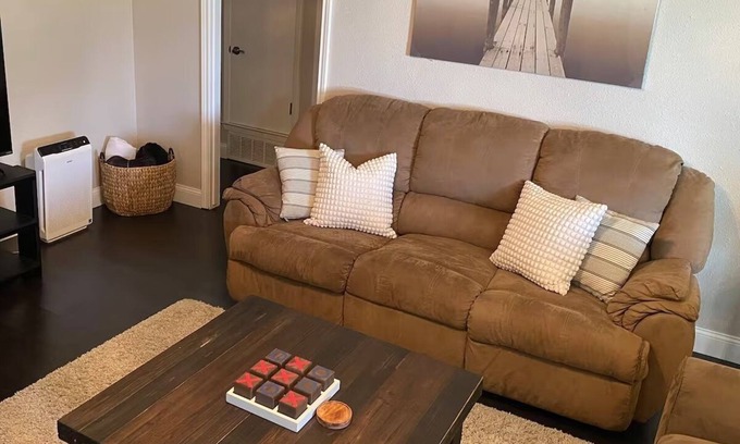 Frisco House | Frisco Haven: Simple, Clean & Comfortable.Charming 2-bedroom house in Frisco