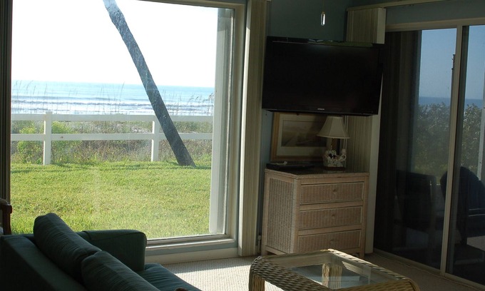 Crescent Beach Condo | FROM $483/Wk,BEST PRICE OCEANFRONT, 10 steps to quite beach,