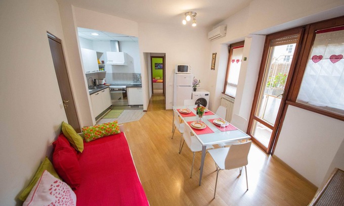 Quartiere XIII Aurelio Apartment | From Paul to the Vatican- 5 BEDROOMS, 3 BATHROOMS IDEAL FOR LARGE GROUPS