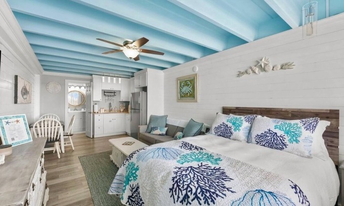 Panama City Beach Apartment | Front Beach Paradise Balcony + Stunning Views!