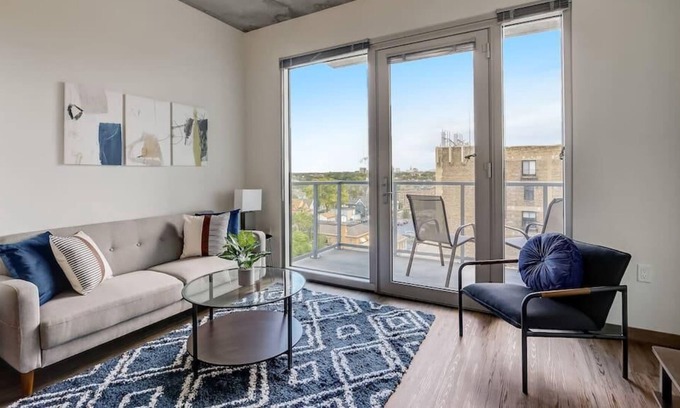 Lower East Side Apartment | Frontdesk | Modern Studio Apt near East Town