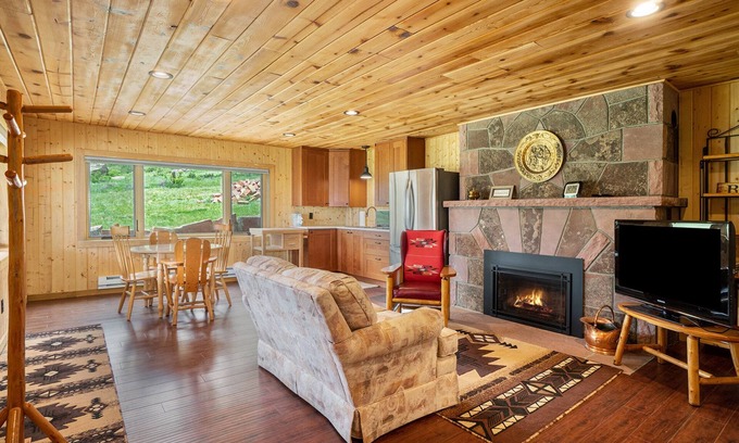 Estes Park House | Frontier Mountain Retreat – Cozy 1BR Unit, Amazing Mountain Views – 23-ZONE3535