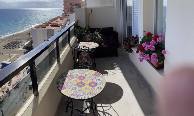 Fuengirola City Centre Apartment | Frontline Beach Apt Fuengirola