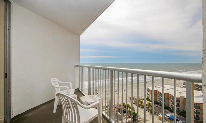 Myrtle Beach Hotel | Fruit Cakes