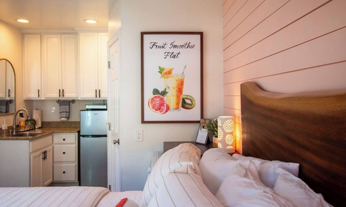 Moscow Apartment | Fruit Smoothie Flat