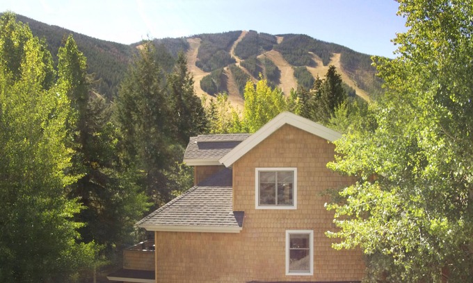 Warm Springs House | Fully appointed deluxe townhome, walk to ski lifts