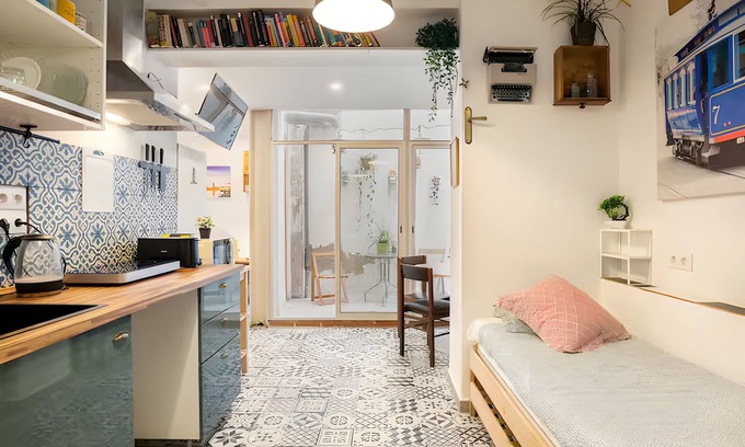 Sant Adria de Besos Apartment | Fully equiped Studio with Patio, 15' from BCN center and 8' walk from the beach