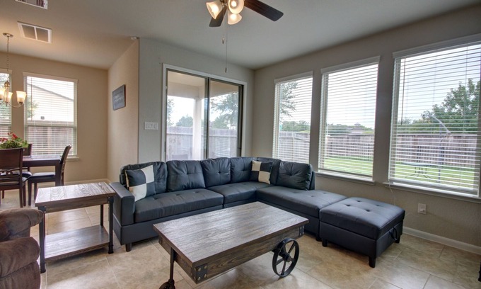 Rosenberg House | Fully Furnished 3-Bedroom Townhouse With Backyard ~ Double Story (Pet Friendly!)