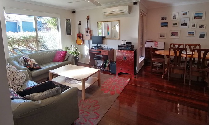 Tuart Hill House | Fully furnished short term rental near Perth CBD