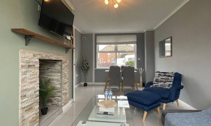 Durham House | Fully Serviced Three Bed House in Durham