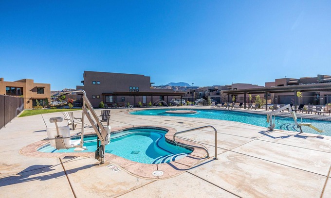 St. George Villa | Fun At The Ledges
