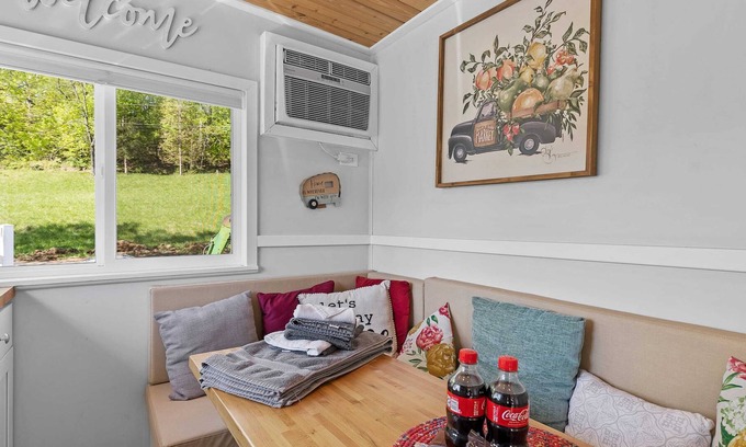 Lookout Valley Neighborhood Association House | Fun-Size Farmhouse w/ Pool 15 Min to Chattanooga