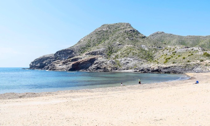 Cabo de Palos Apartment | Functional vacation apartment by the sea.