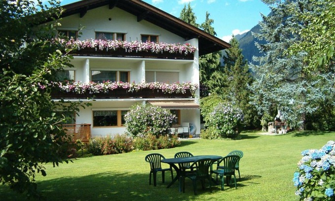 Mayrhofen Bed & Breakfast | Gästehaus Ahornblick
