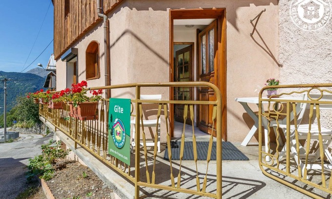 Great Alpine Road House | Gîte - MONTAGNY - Gîte