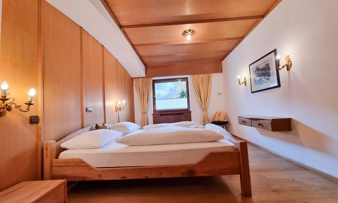 Zell am Ziller Apartment | Günstiges 8er Apartment in Zell am Ziller, Skibus 50m - zum Skigebiet 5 Minuten!