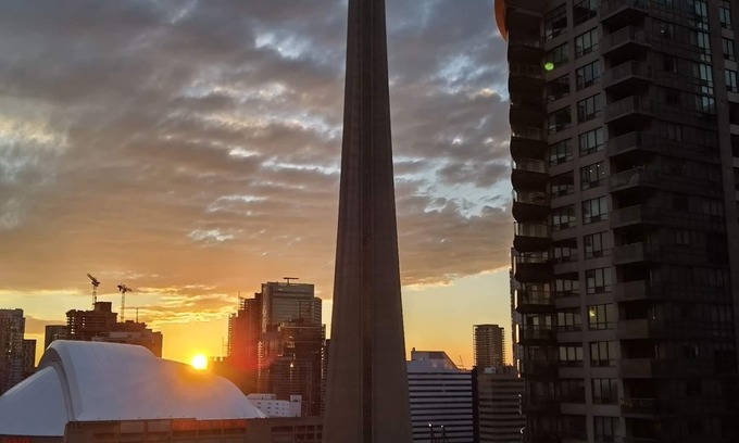 Thornhill Condo | Galactic Empire's Lounge (Actually in Downtown Toronto near Union Station)