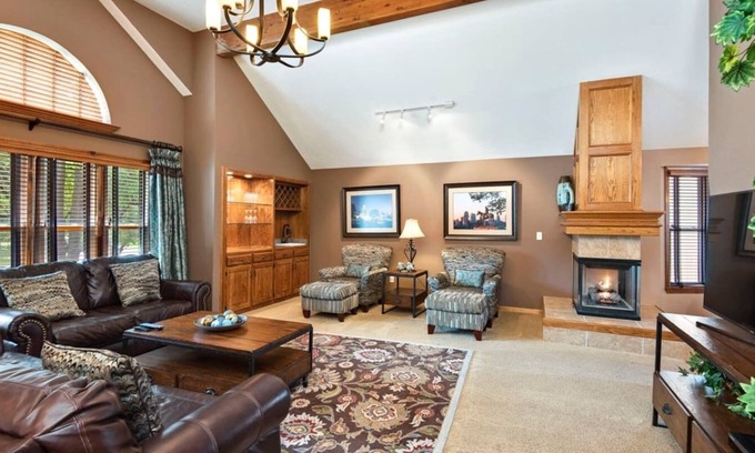 Prairie Point-Wildberry House | ⭐️ Game Room ⭐️ Steam Shower ⭐️Great Patio⭐️