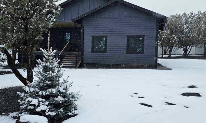 Show Low House | GameRoom, Soccer Fields, Playground, BMX, Skatepark, Pickleball within walking