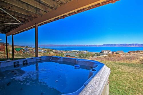 Harbor Village House | Garden City Lake House Hot Tub and Views!