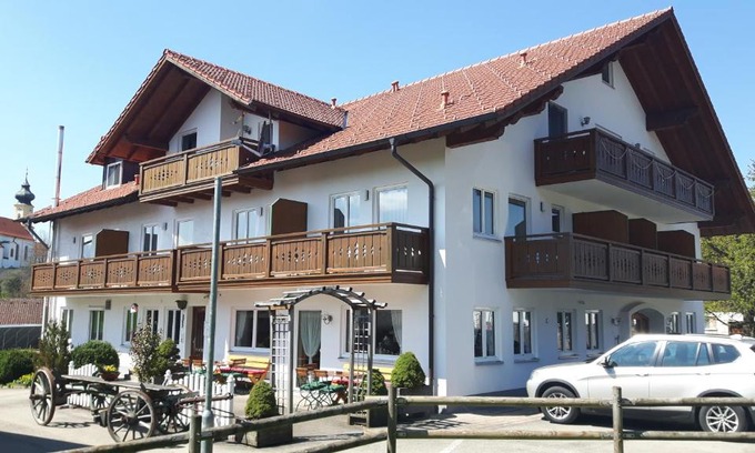 Wildsteig Hotel | Gasthof "Zum Strauß"