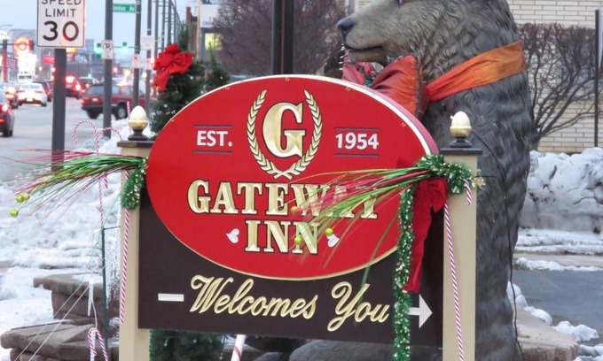 Oak Lawn Hotel | Gateway Inn