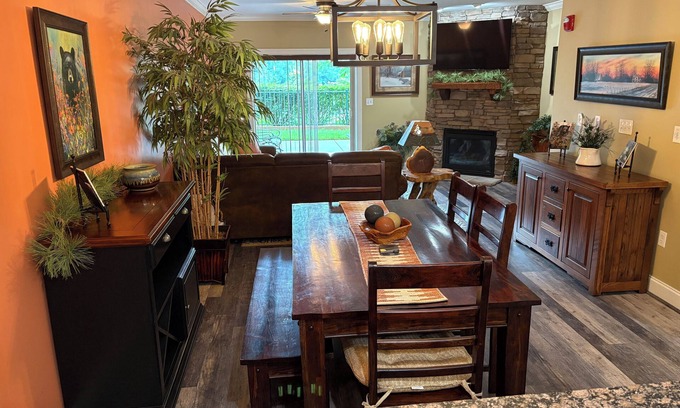 Gatlinburg Condo | Gatlinburg's Finest Downtown Condo, Great Mtn Views
