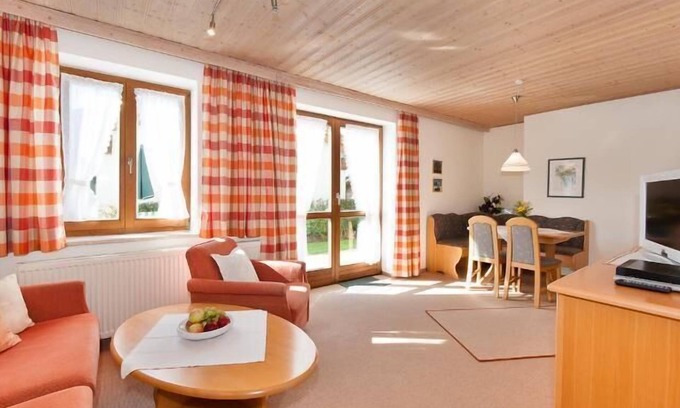 Silberberg Apartment | Gemütliche Ferienwohnung Stefanie mit Terrasse