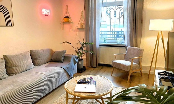 Gallus Apartment | Gemütliche Innenstadt Oase | Messe | Arbeitsplatz