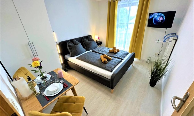 Zwiesel Apartment | Gemütliches Studio im Bayerwald +POOL +SAUNA +WIFI