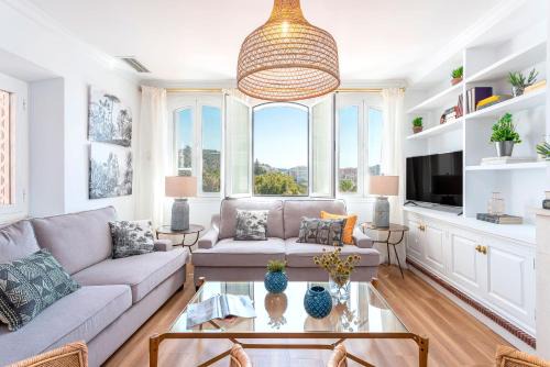 Ensanche Centro Apartment | Genteel Home Plaza de la Marina