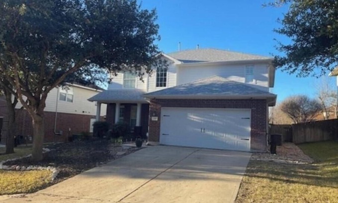 Georgetown House | Georgetown Square Kids and animals welcome! 4-been house WiFi, & park GT square