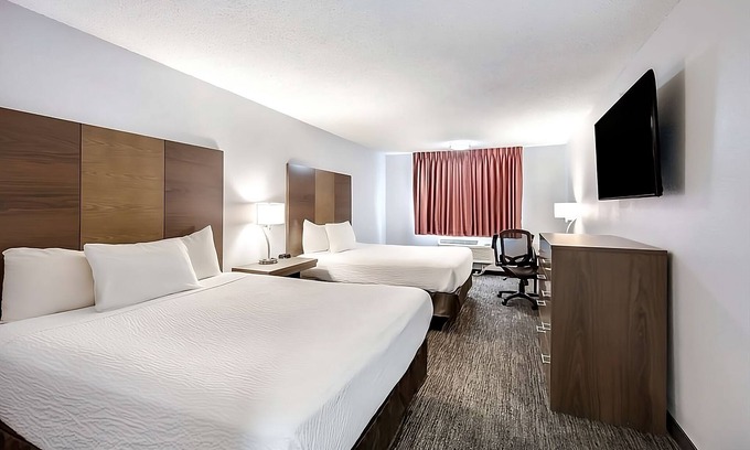 Grants Pass Resort | Get Ready for Adventure! Minutes Away from Rogue River and Hellgate Canyon!