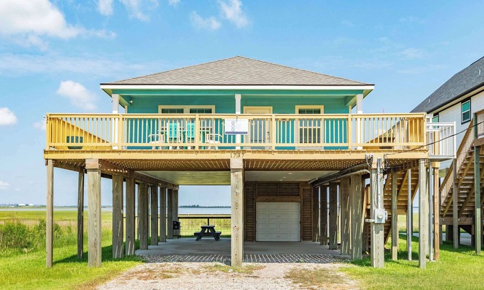 Surfside Beach House | Get Your Beach Retreat On at The Blue Crab!