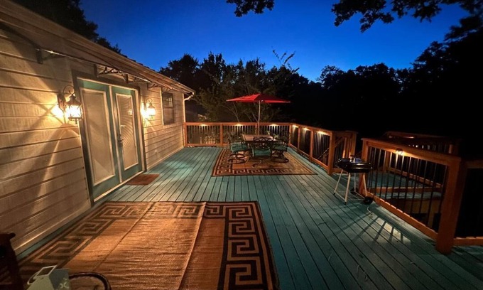 Willis Apartment | Getaway Oasis w/Huge Deck + pool/spa - lake conroe