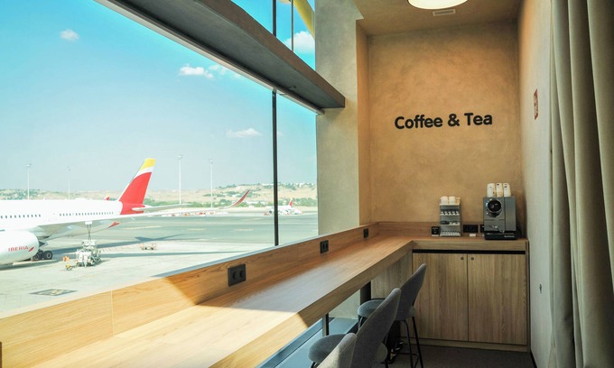 Alameda de Osuna Hotel | GettSleep Madrid - Terminal T4S