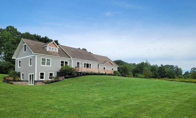 Ghent House | Ghent Meadow House - Modern Retreat near Hudson