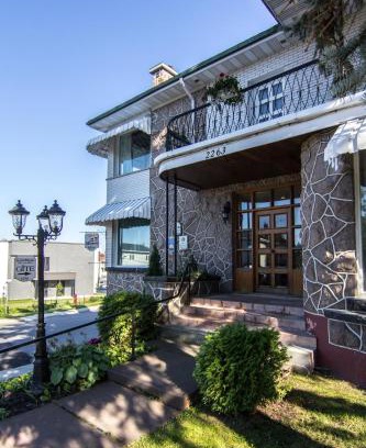 Jonquiere Bed & Breakfast | Gite Au P'tit Manoir B&B