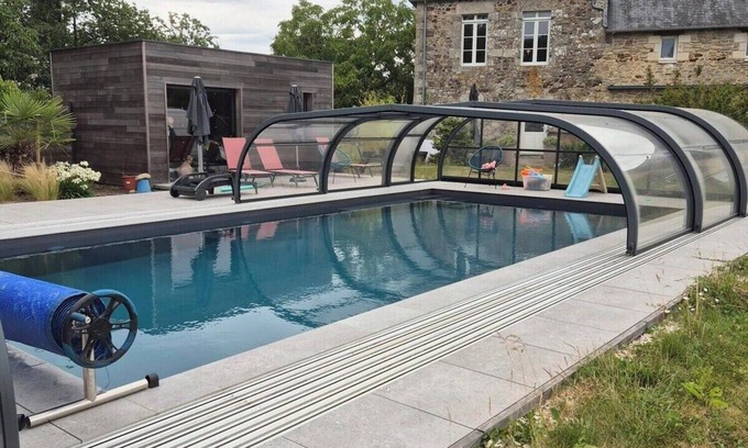 Broons Apartment | Gite de la Planchette with heated swimming pool