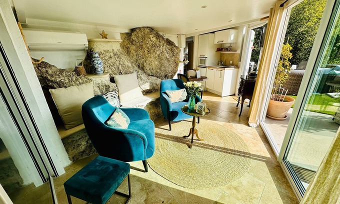 Le Bar-sur-Loup Apartment | Gite Fleur D'Oranger - Gite dans la Roche