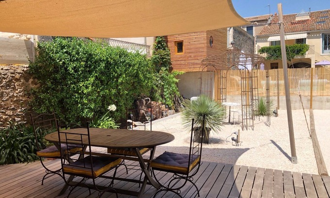Marseillan Cottage | Gite in a chambre d'hotes, quiet location with shared pool