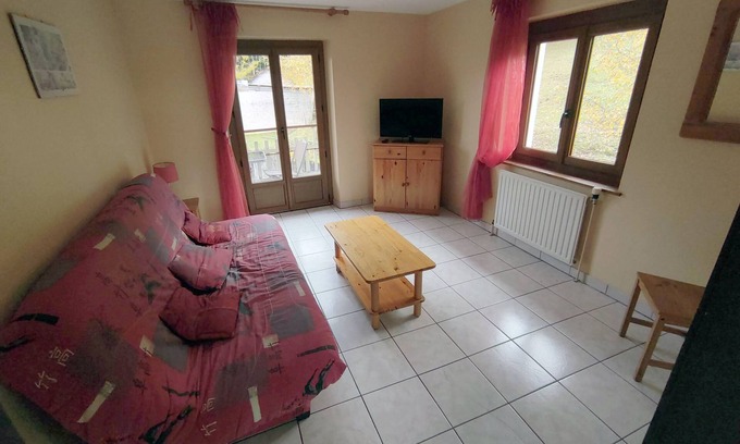 Dommartin-les-Remiremont Cottage | Gîte Lise with Spa Jacuzzi Sauna