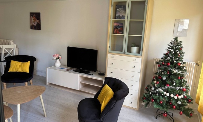 Combs-la-Ville House | Gite la Briquette 6 persons near RER D. Paris 30 min. away.