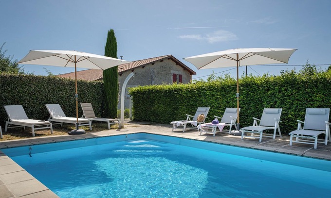 Bellevigne House | Gîte LE CEPAGE - A cosy nest in the heart of the Charente vineyards