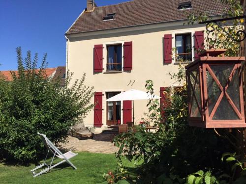 Vigny House | Gite Les Volets Rouges