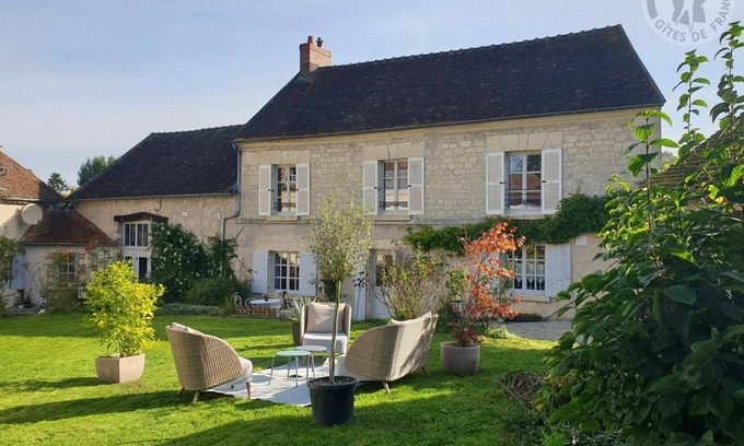 Neuilly-en-Vexin Cottage | Gite Neuilly-en-Vexin, 2 bedrooms, 6 persons